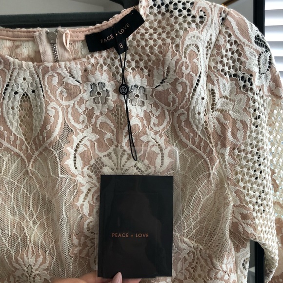 MISSGUIDED LACE LONG SLEEVE CROP TOP W/ ZIPPER - Picture 4 of 7